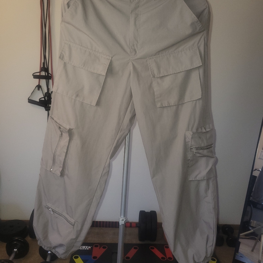Cargo pants - Picture 2 of 4